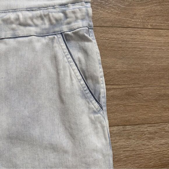 NWT Faherty Size Medium Blythe Jumpsuit Light Indigo Wash Style WBS2213 - Picture 13 of 15